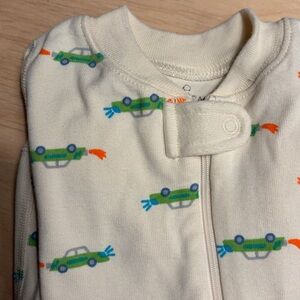 Hanna Andersson Kids Pajamas with Green and Orange cars / size 18-24 months